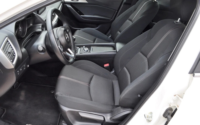Mazda 3 cena 68800 przebieg: 90000, rok produkcji 2018 z Tarnobrzeg małe 781